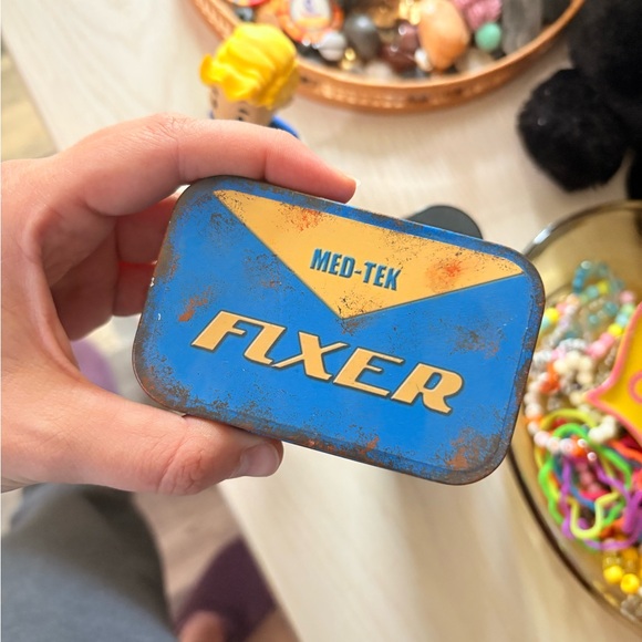 Fallout Memorabilia - Picture 3 of 5